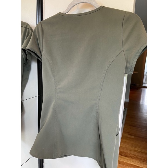 Jaanuu peplum scrub top - Picture 2 of 6